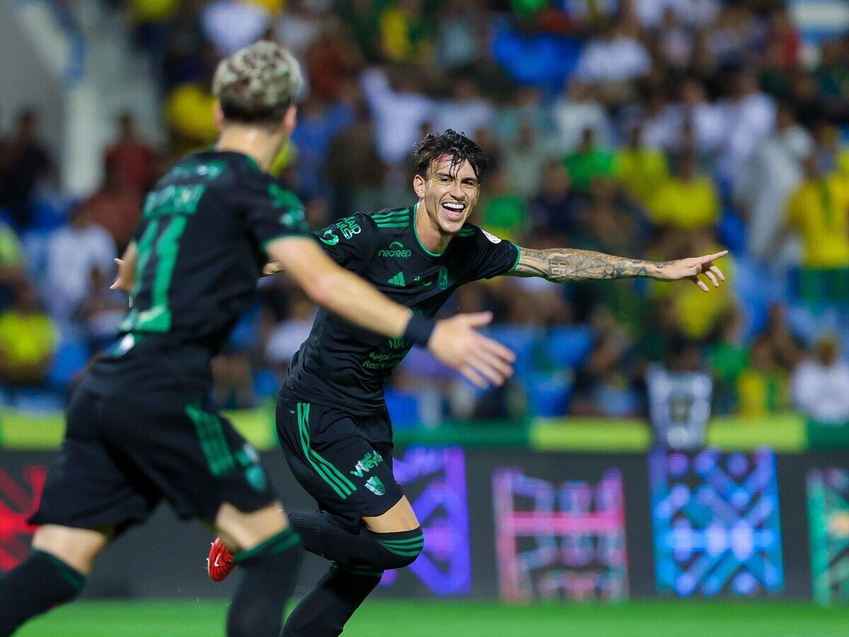    Защитник "Аль-Ахли" Рожер Ибаньес© пресс-служба клуба "Аль-Ахли"