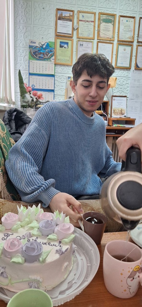 А это коварный соблазнитель!