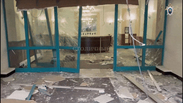 Следователи и криминалисты столичного СК продолжают работать на месте происшествия. Видео: ТГ-канал "Столичный СК"