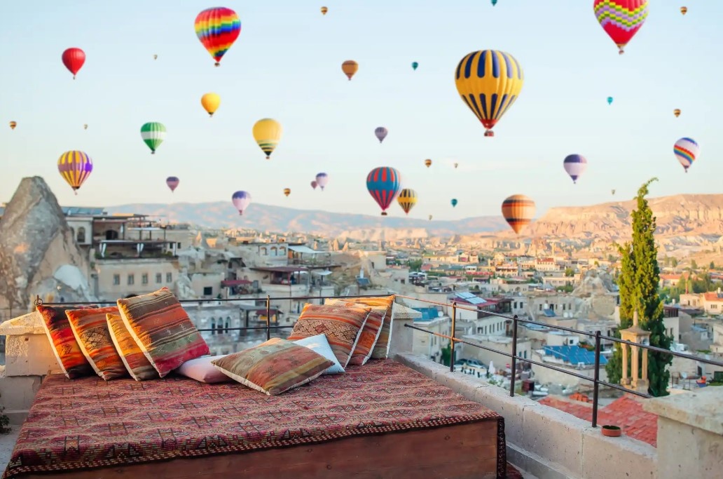 Изображение предоставлены: Sally Tour 