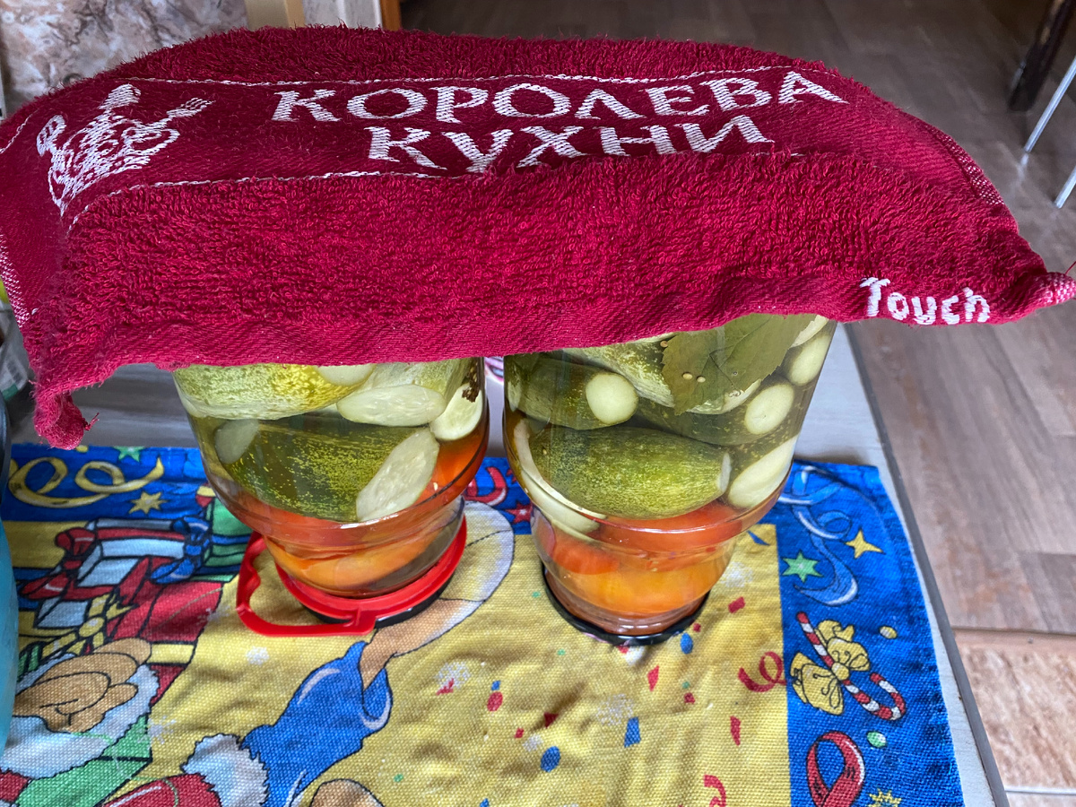 Фото моё, работа, к сожалению, тоже. А полотенце - подарок подруги Таши