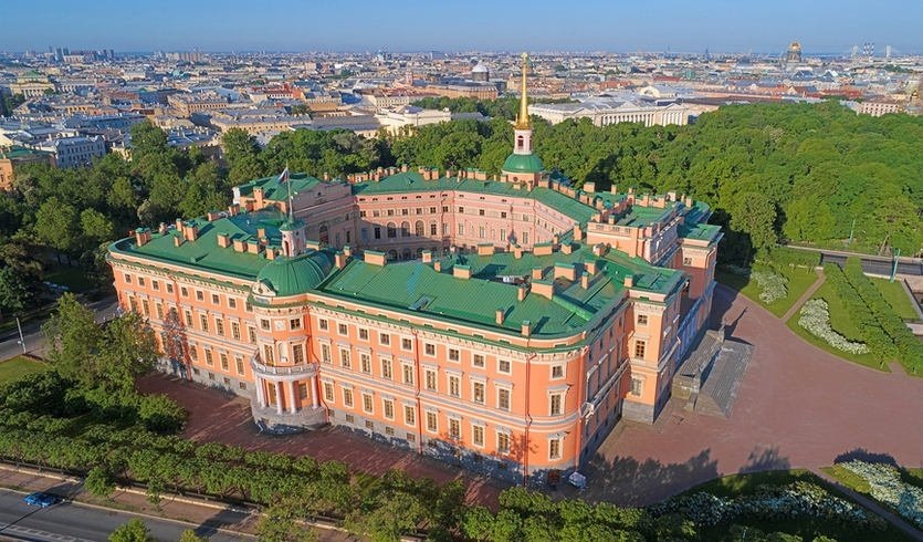 Михайловский замок. Фото из свободного доступа 