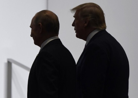    Перед обсуждением площадки для встречи Путина и Трампа, нужно определиться с самой встречей — Песков