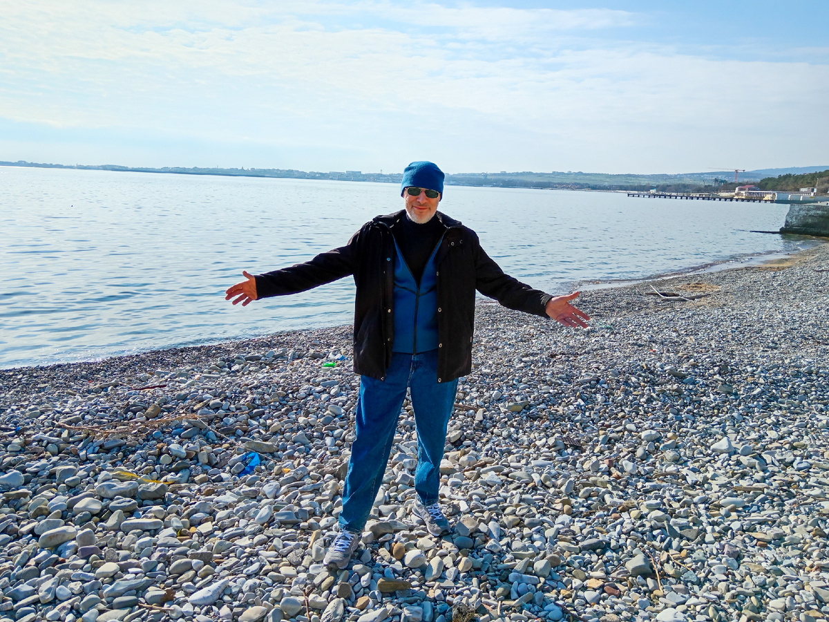 Геленджик, пляж, бухта, Михаил Лекс — автор рассказа и канала: «Как стать счастливым?»