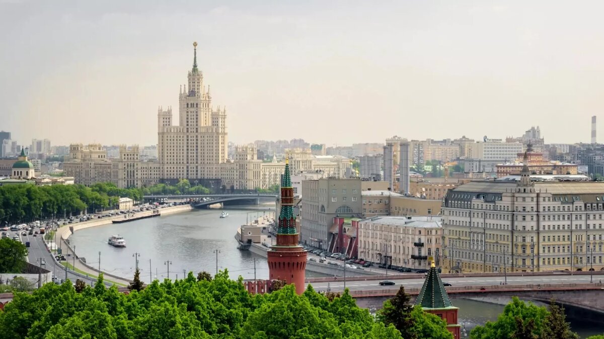 Жить с видом на Кремль стало для россиян предпочтительнее, чем с видом на Лувр или Тауэр. Источник: Getty Images