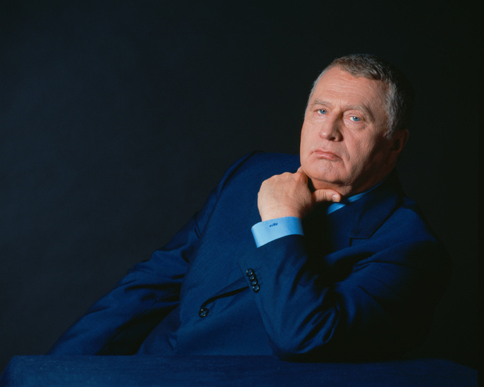 Владимир Вольфович умно думает (фото взято из откыртых источников в Интернете)