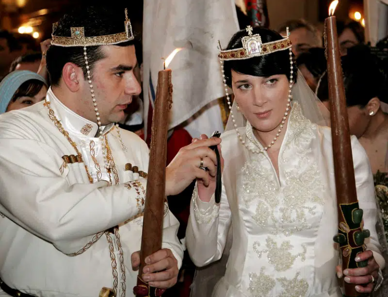 Венчание "царских отпрысков" в Церкви Святой Троицы в Тбилиси 8 февраля 2008 года.