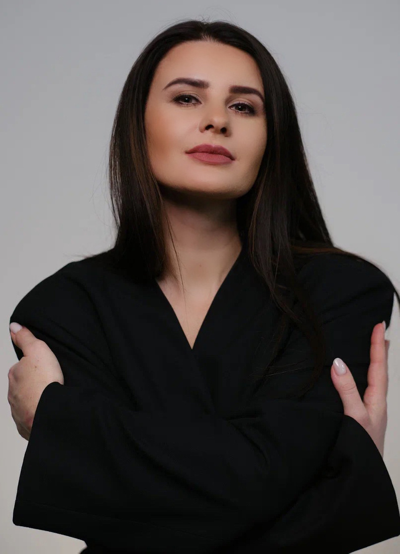 Ярославна Калашникова.