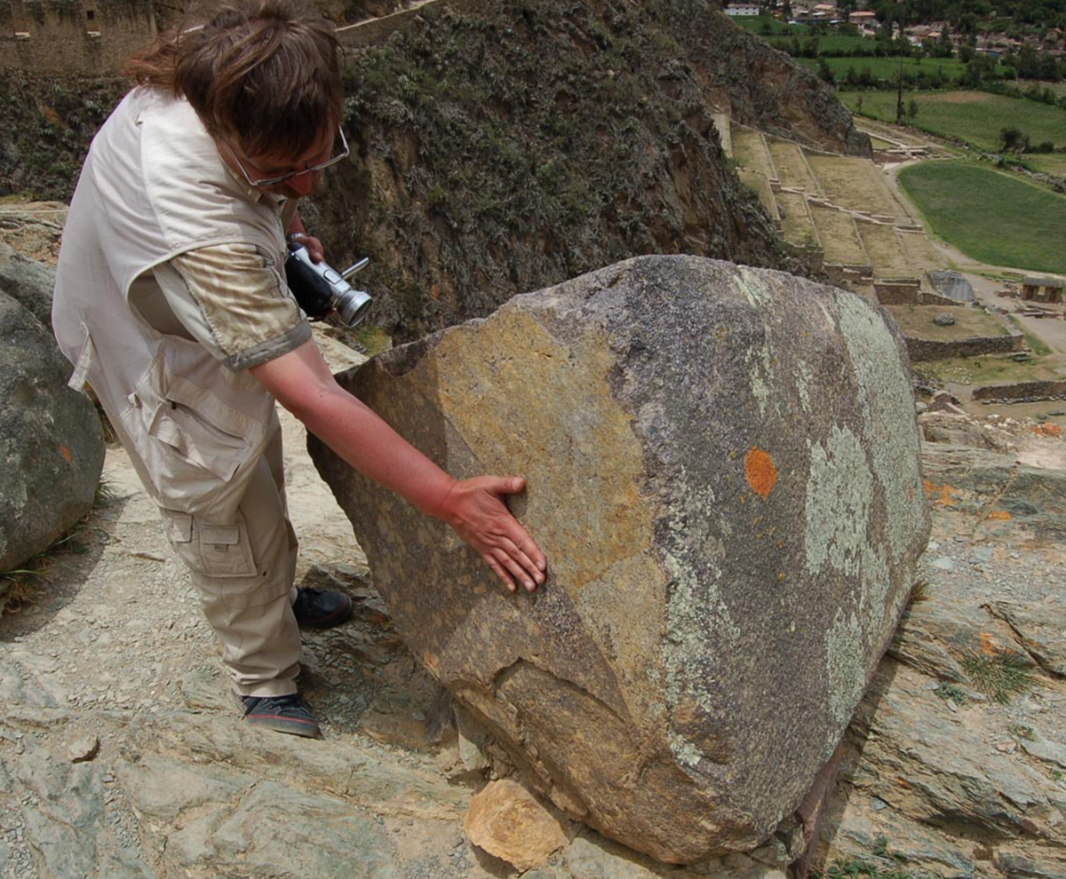 Гранитный блок в Ольянтайтамбо