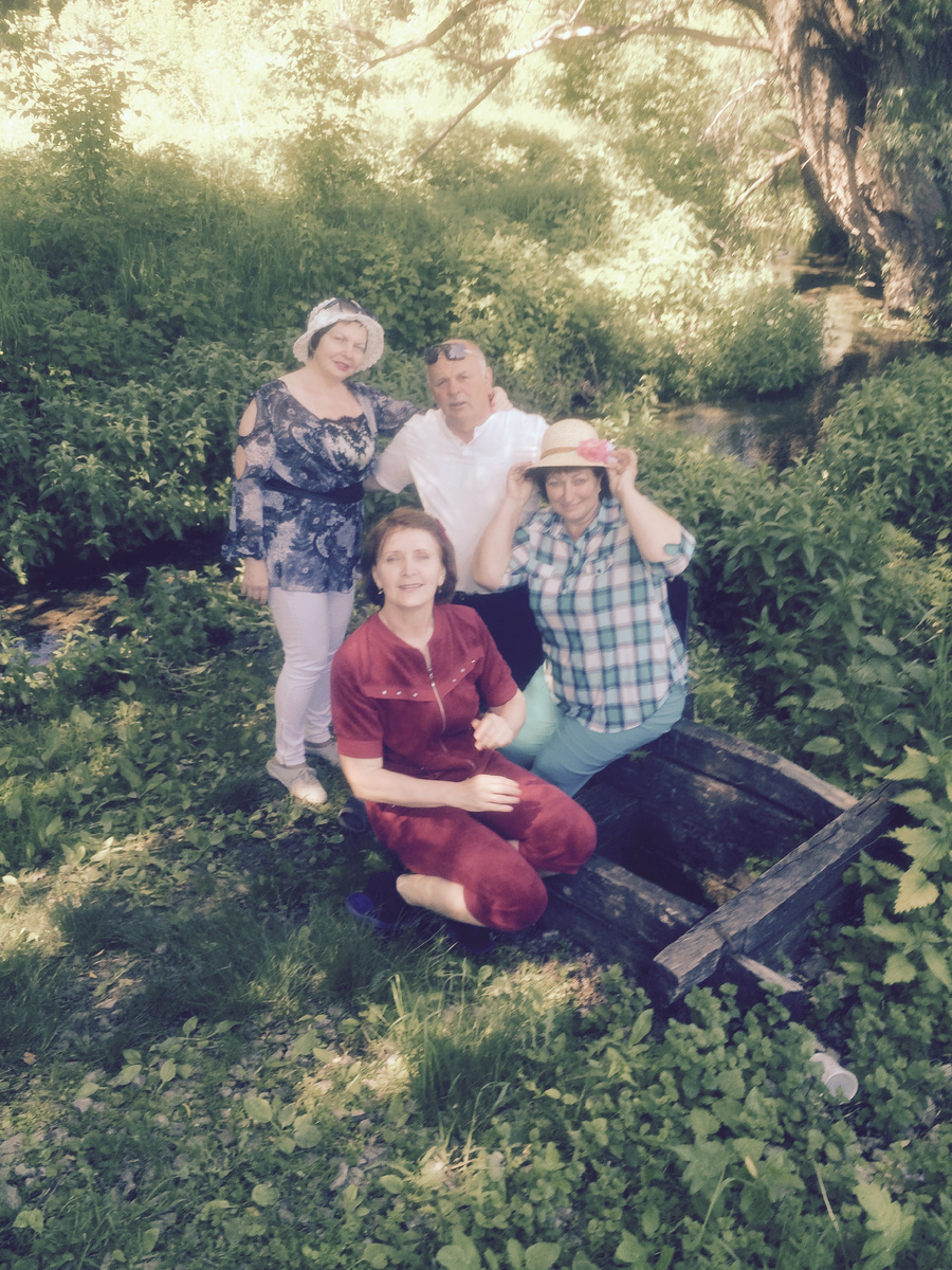 Жилось и дружилось тихо и мирно