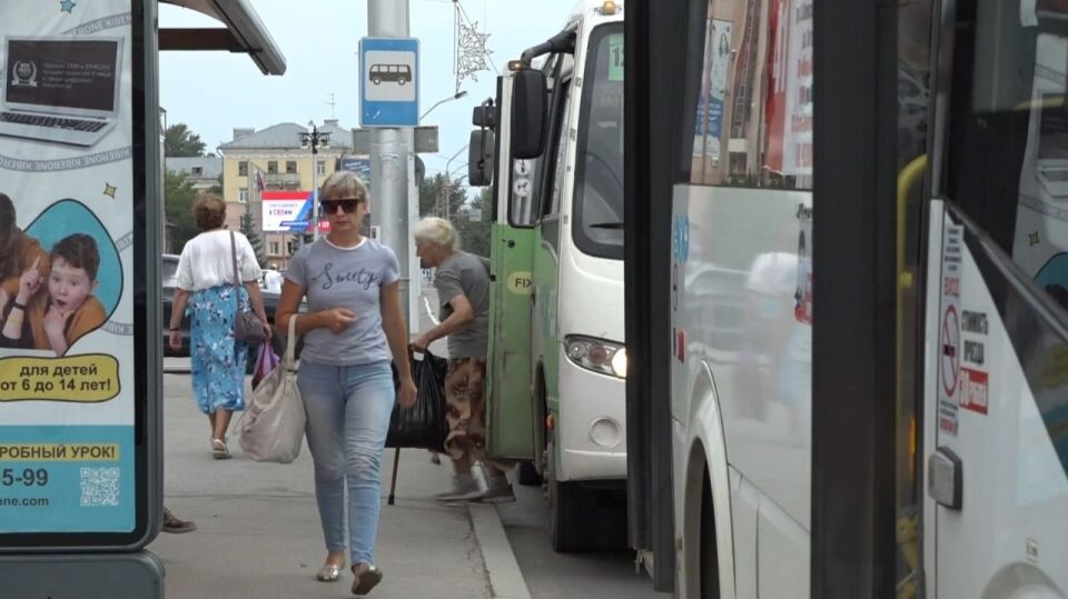    Общественный транспорт. Остановка. Источник: "Толк"