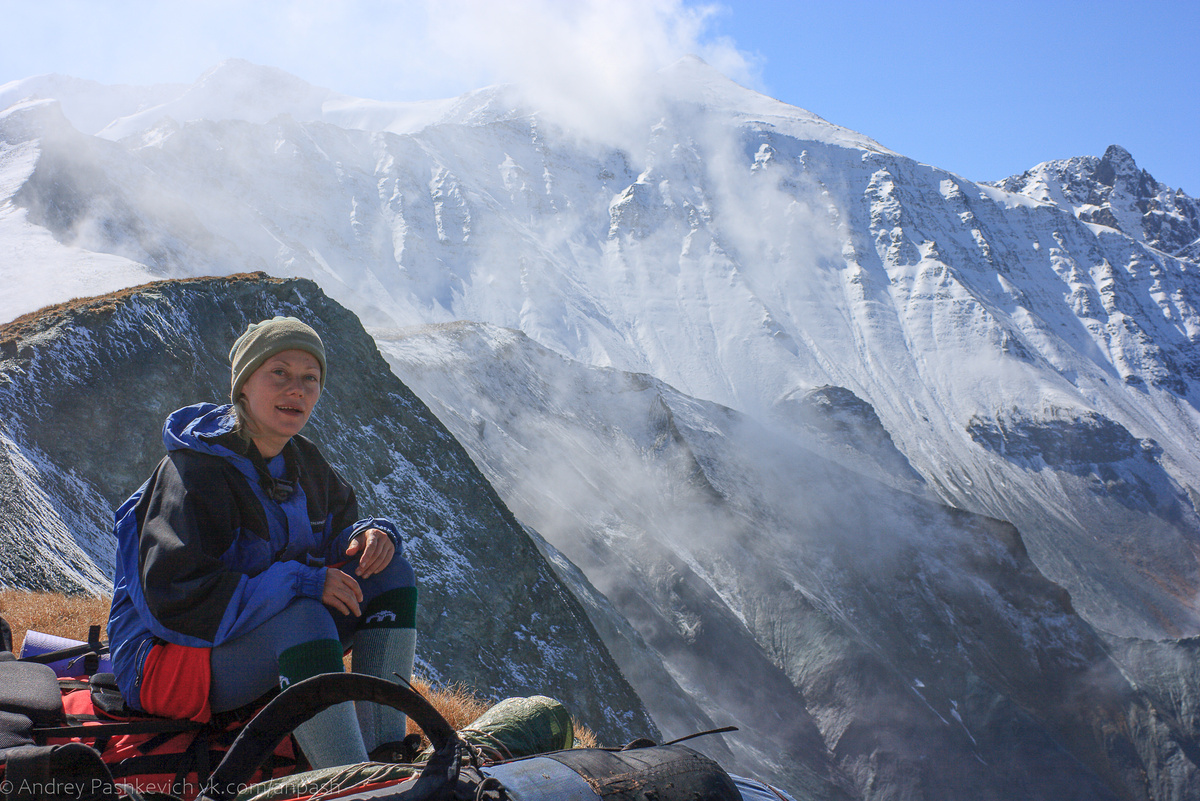 На перевале Ярлу, над  долиной