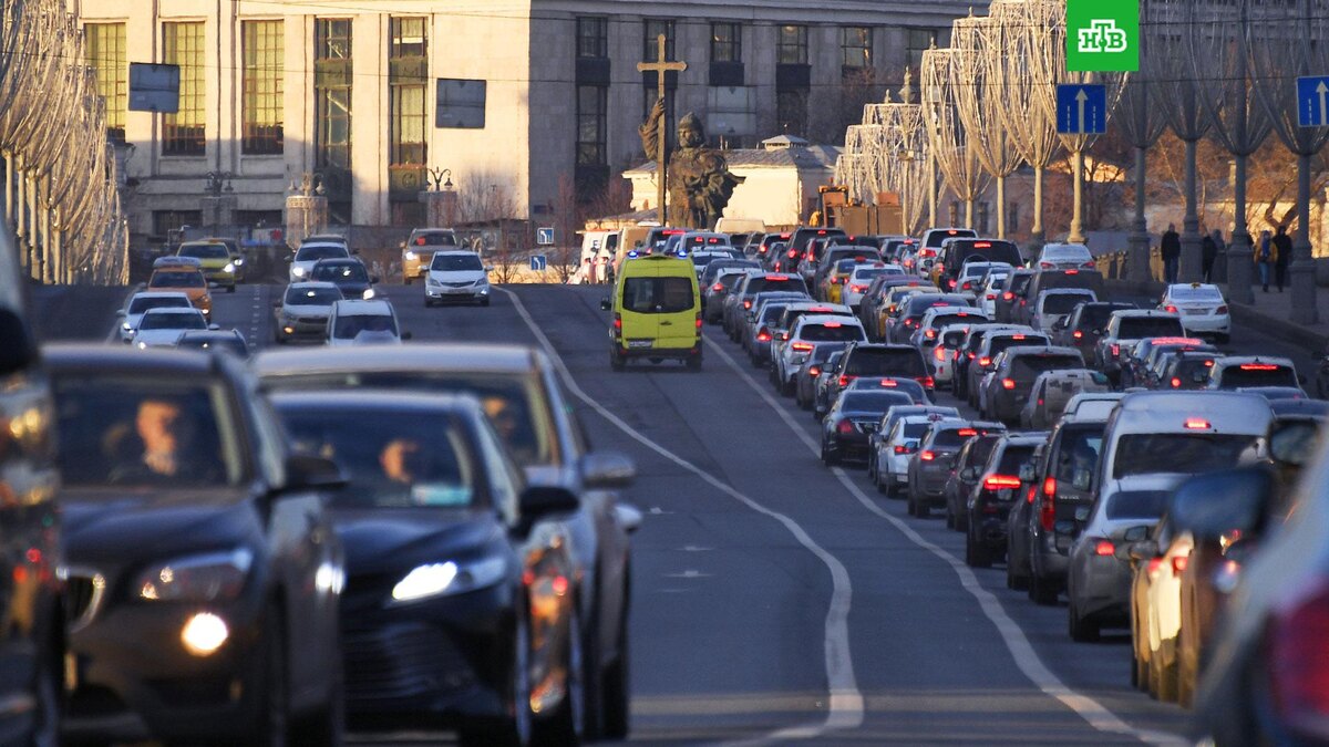    Загадка пробок в Москве: почему сегодня не проехать?