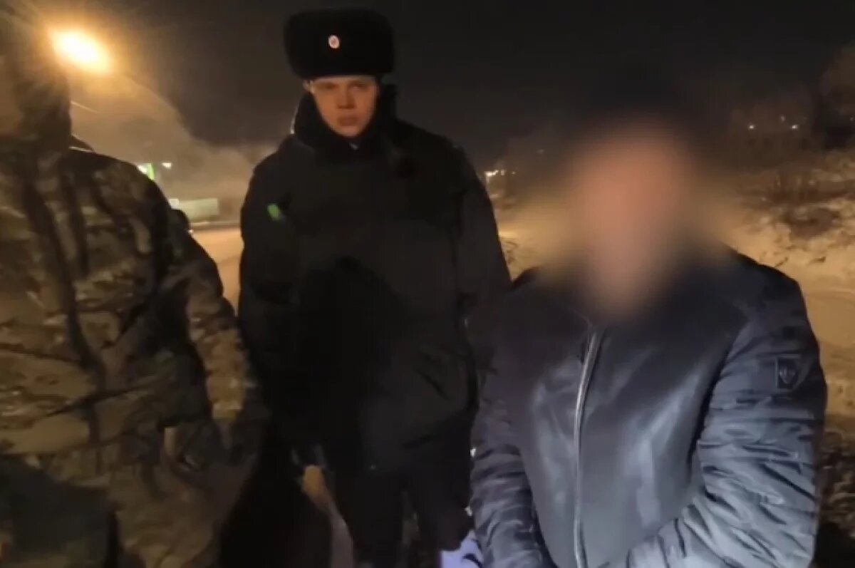    В Хабаровске погоня за рецидивистом с опасным грузом завершилась арестом