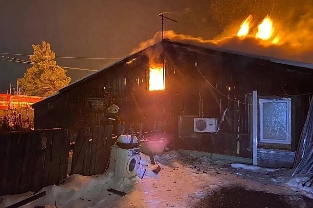    11 пожаров потушили на Среднем Урале за сутки, один человек погиб