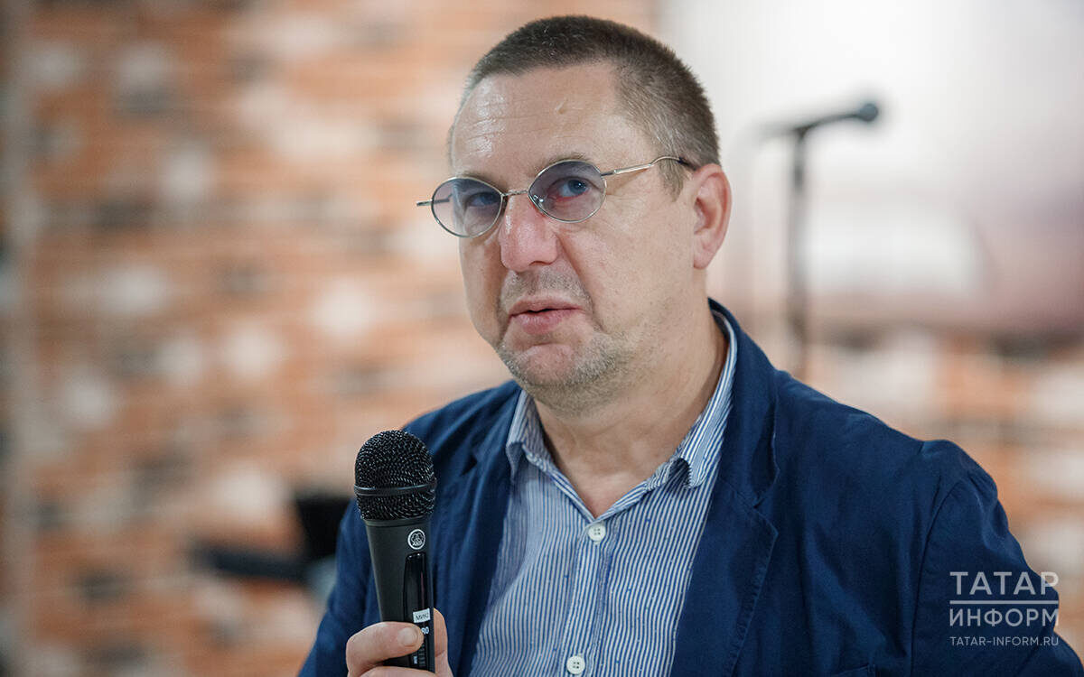 Один из ведущих специалистов в России по верстке и газетному дизайну Сергей Мешавкин. Фото: © Владимир Васильев / «Татар-информ»