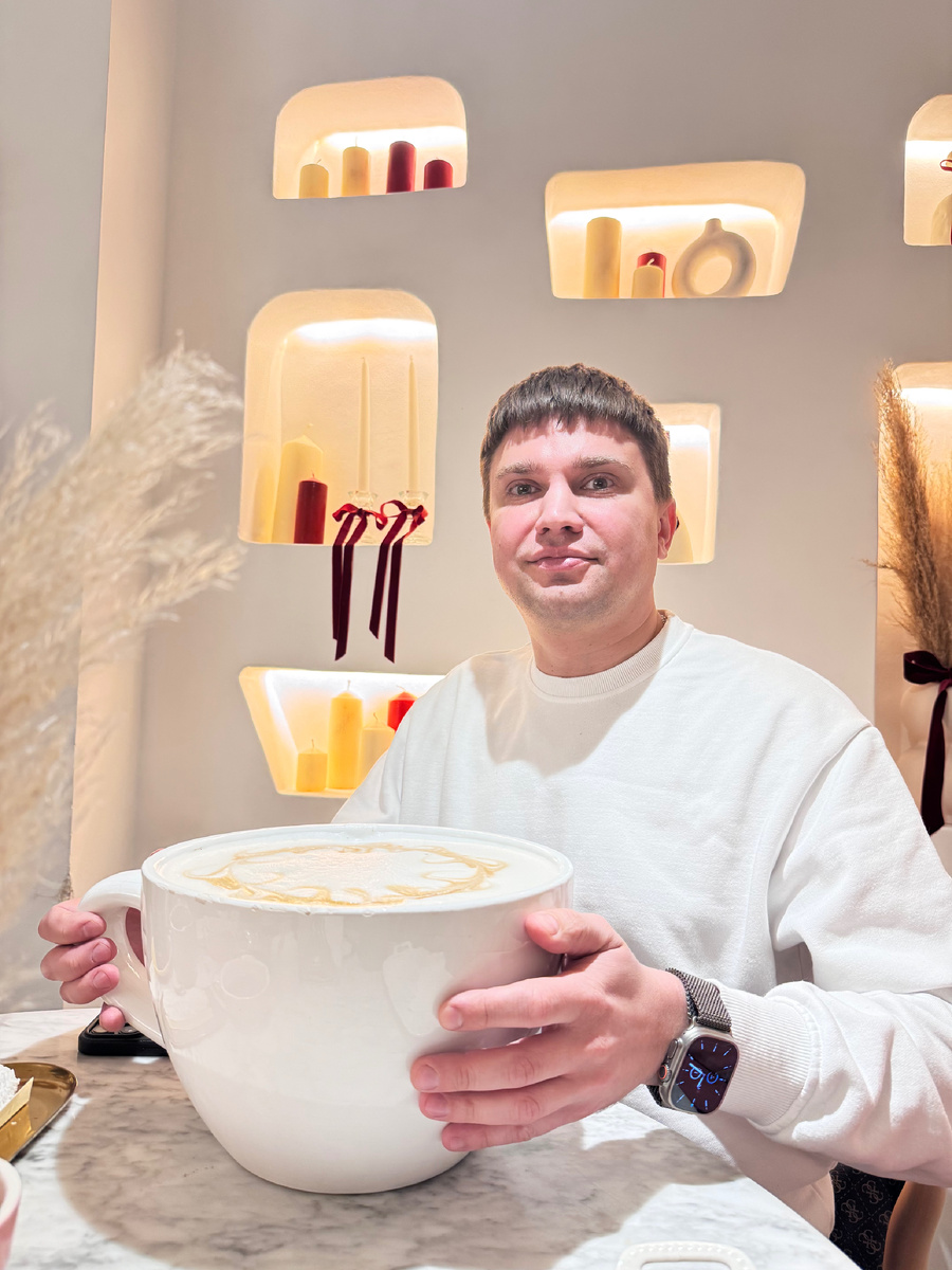 Чашка тяжелая и пить с нее не удобно)) 