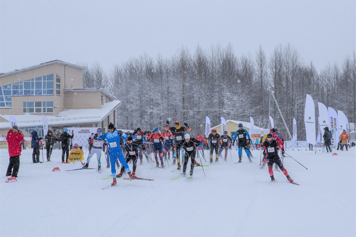    В Нефтеюганске прошли финальные соревнования «Лыжня Роснефти», посвященные 80-летию Победы