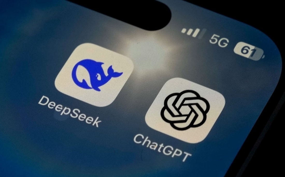 Популярность китайской нейросети DeepSeek растёт. Но догонит ли она ChatGPT американской OpenAI?