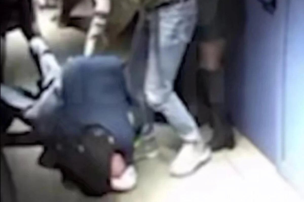    Mash: скрипача Большого театра избили в караоке