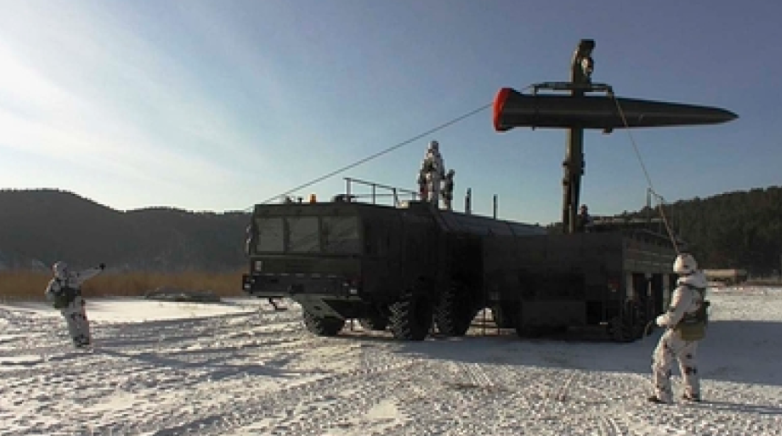 Новый Искандер по виду мало чем будет отличаться от своего более возрасного собрата и поставляться в войска в конвенциональном виде и со спецБЧ. Фото МО РФ