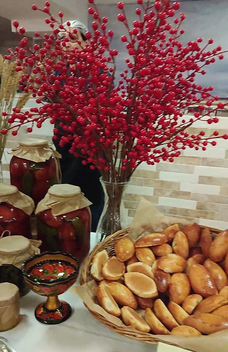 Тематический ужин, посвященный русской кухне. Каждую неделю в санаории устраивается какой-то тематический ужин.