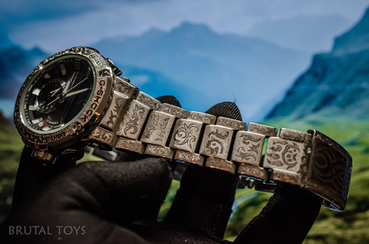 Алмазная гравировка, перекрывшая огромное количество следов эксплуатации на металле