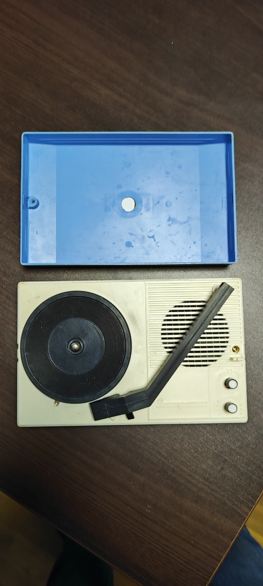 Детский транзисторный электрофон "Электроника" 