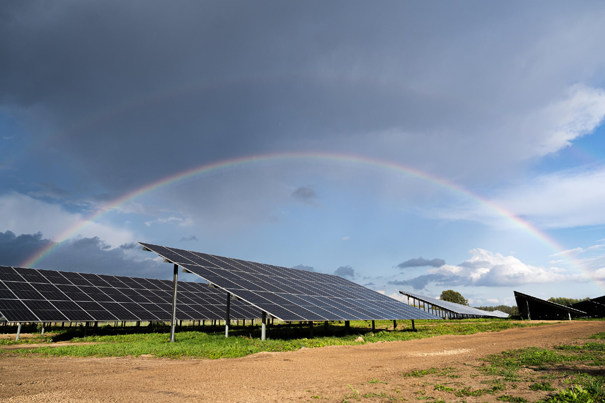 Солнечная электростанция в Цесисе © CC BY-SA 2.0 / Saeima / Reinis Inkēn
