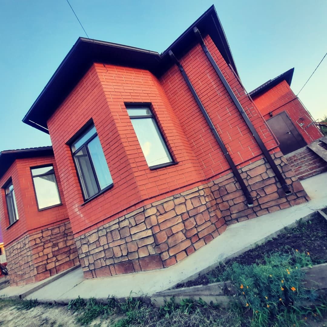 декоративный бетон отделка цоколя дома