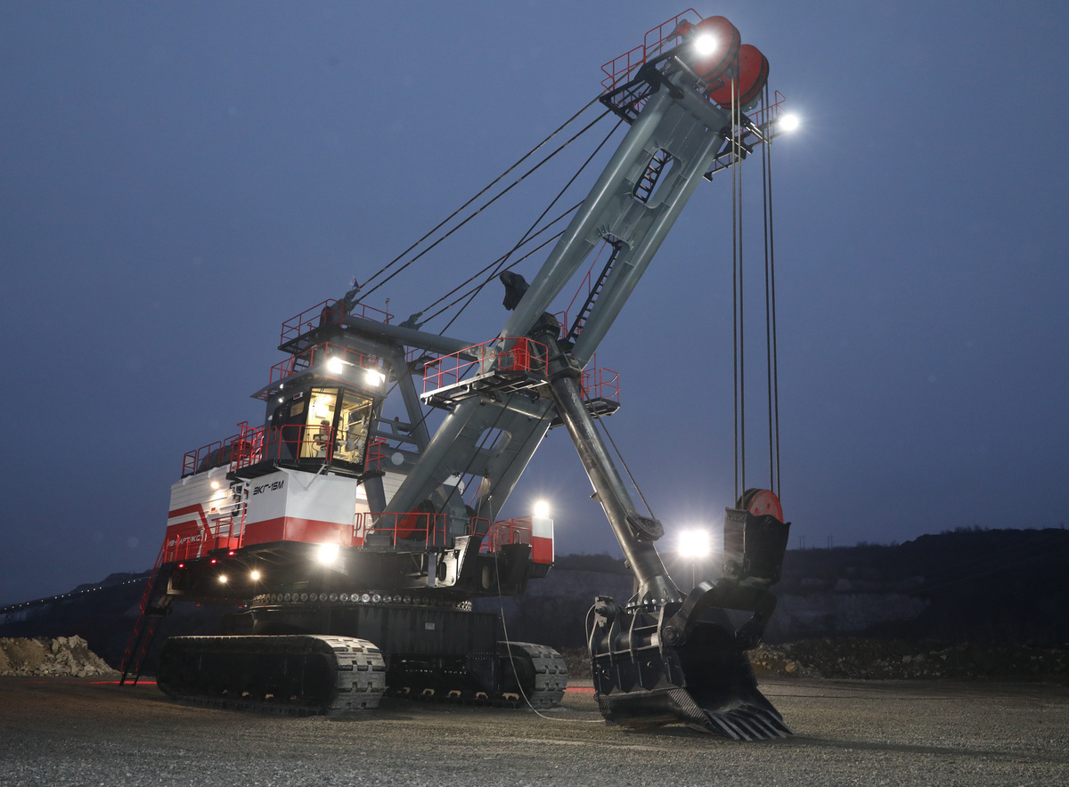 Экскаватор №31 — уже третий «новобранец» рудоуправления за последние два месяца