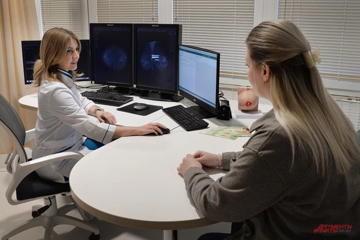    Заведующая отделением диагностики лечения заболеваний молочной железы и репродуктивной системы Онкоцентра № 1 ГКБ им. Юдина Вера Диденко и Наталья Аккалаева.