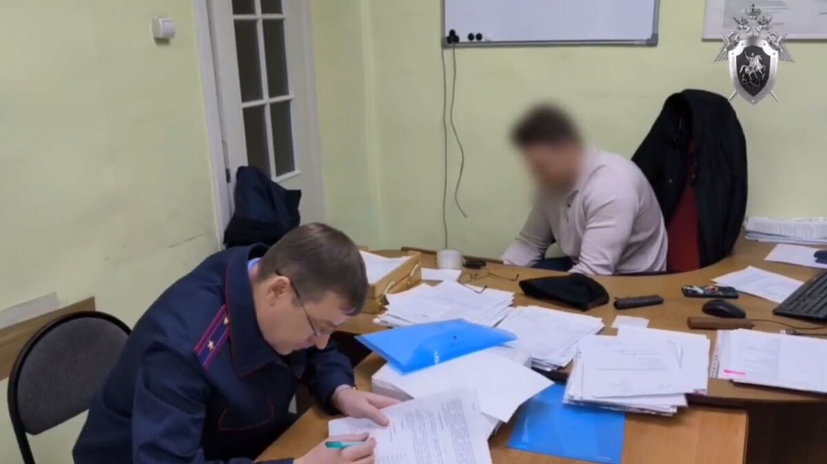     Бывшего главврача больницы в Минусинске подозревают в получении взятки