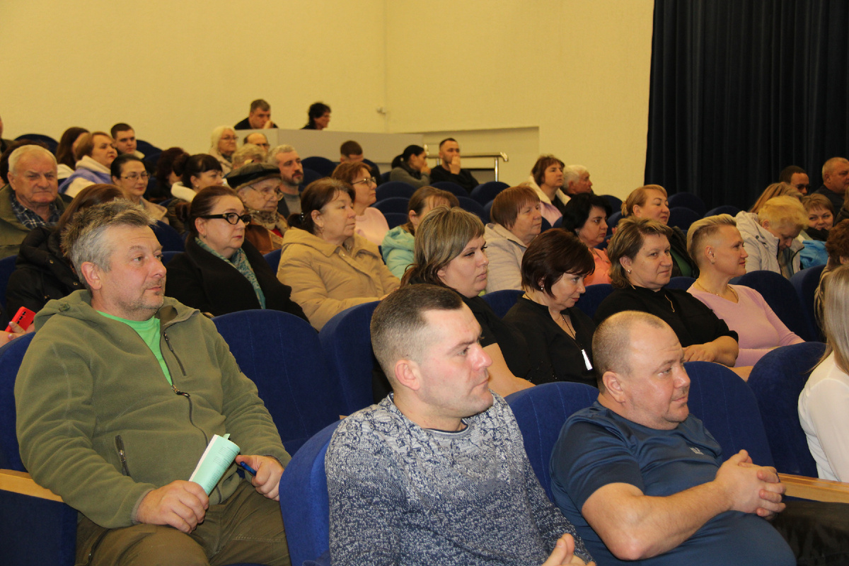 Открытая сессия проходила в обновлённом зале ДК «Автомобилист»