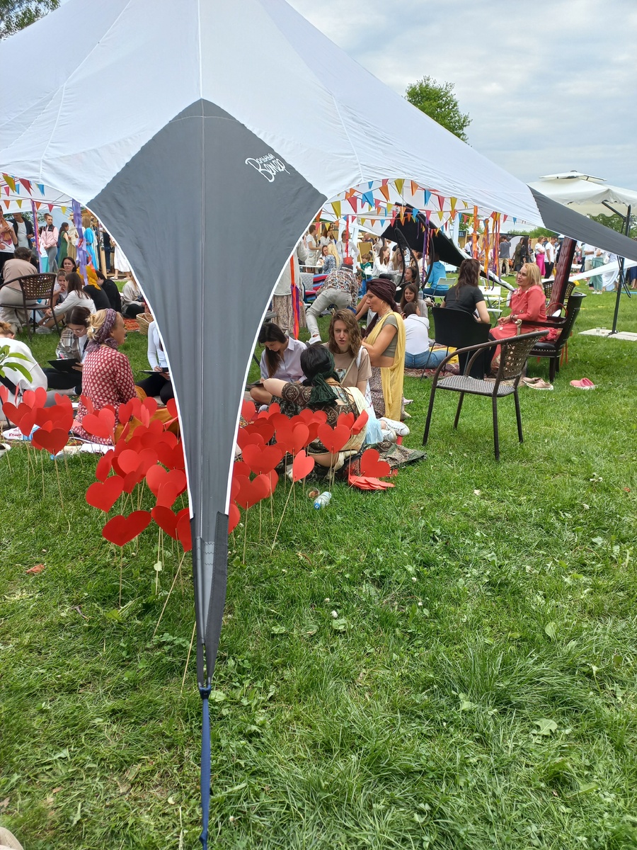 Многочисленные шатры