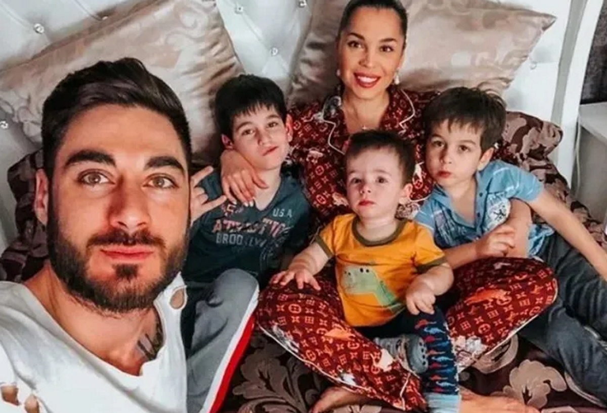 Тигран Салибеков с Юлией Колисниченко и сыновьями. Фото: соцсети