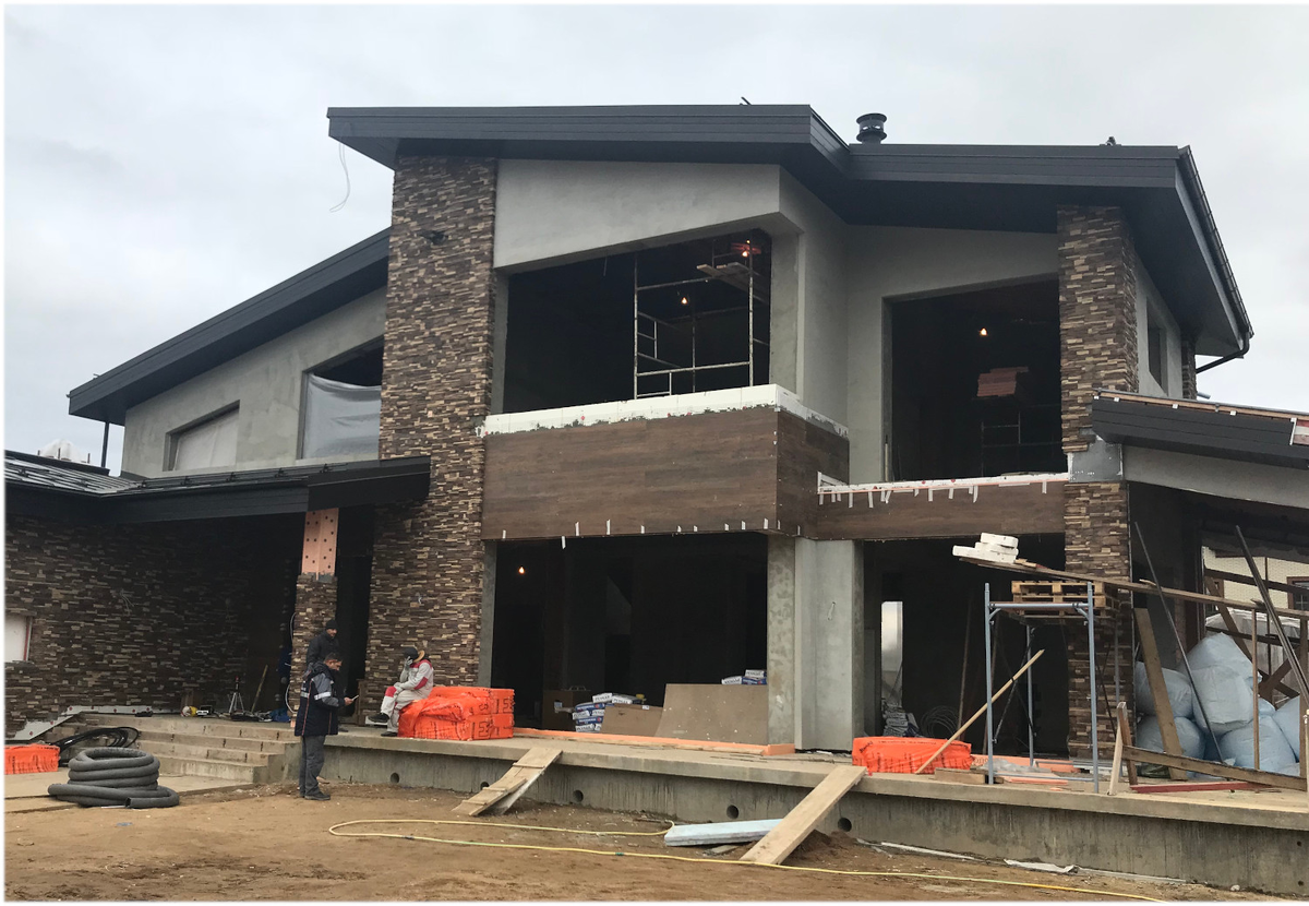 Реализованные проекты компании Ярмак - Московская обл., КП Монтевиль, комплекстное остекление коттеджа
