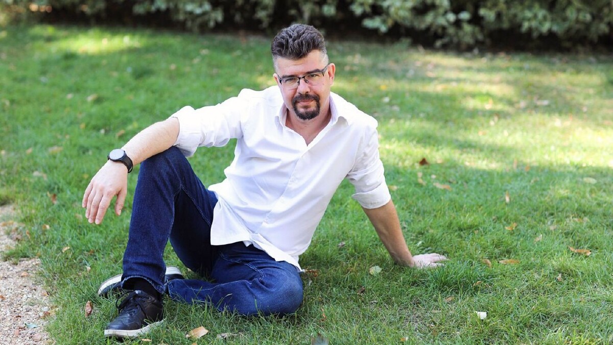 Фотосессию с модной причёской Никита сделал после первой «химии»...  📷
