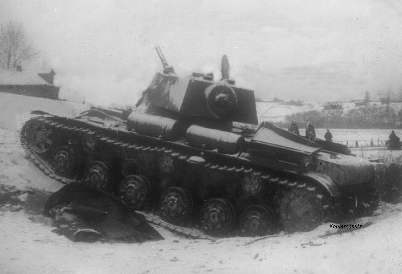 Танк КВ-1 производства ЧКЗ выпуска ноября 1941 года с заводским номером 6949