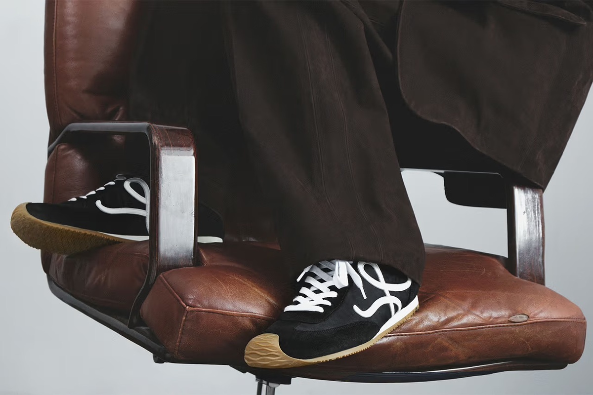    Loewe обновил силуэт кроссовок Ballet Runner (фото 1)