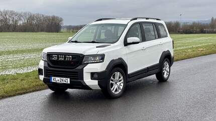 SWM G03 это семиместный универсал с высокой крышей и бензиновым двигателем, который продается в Германии за 18 990 евро, то есть, по цене Dacia Jogger.