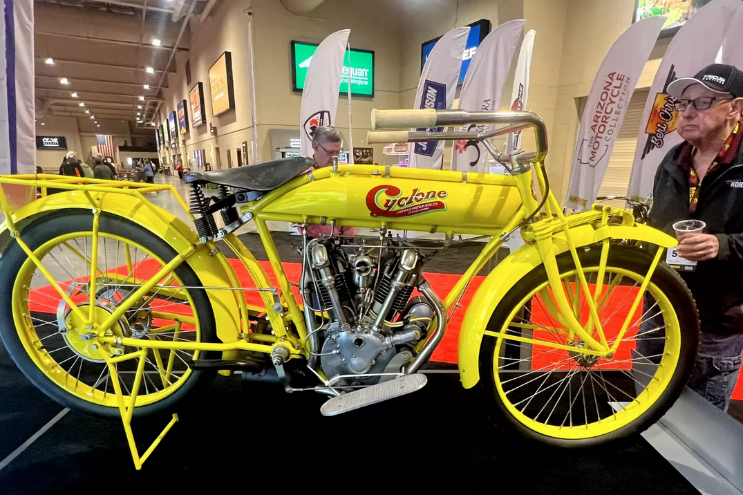 Cyclone V-Twin 1915 года