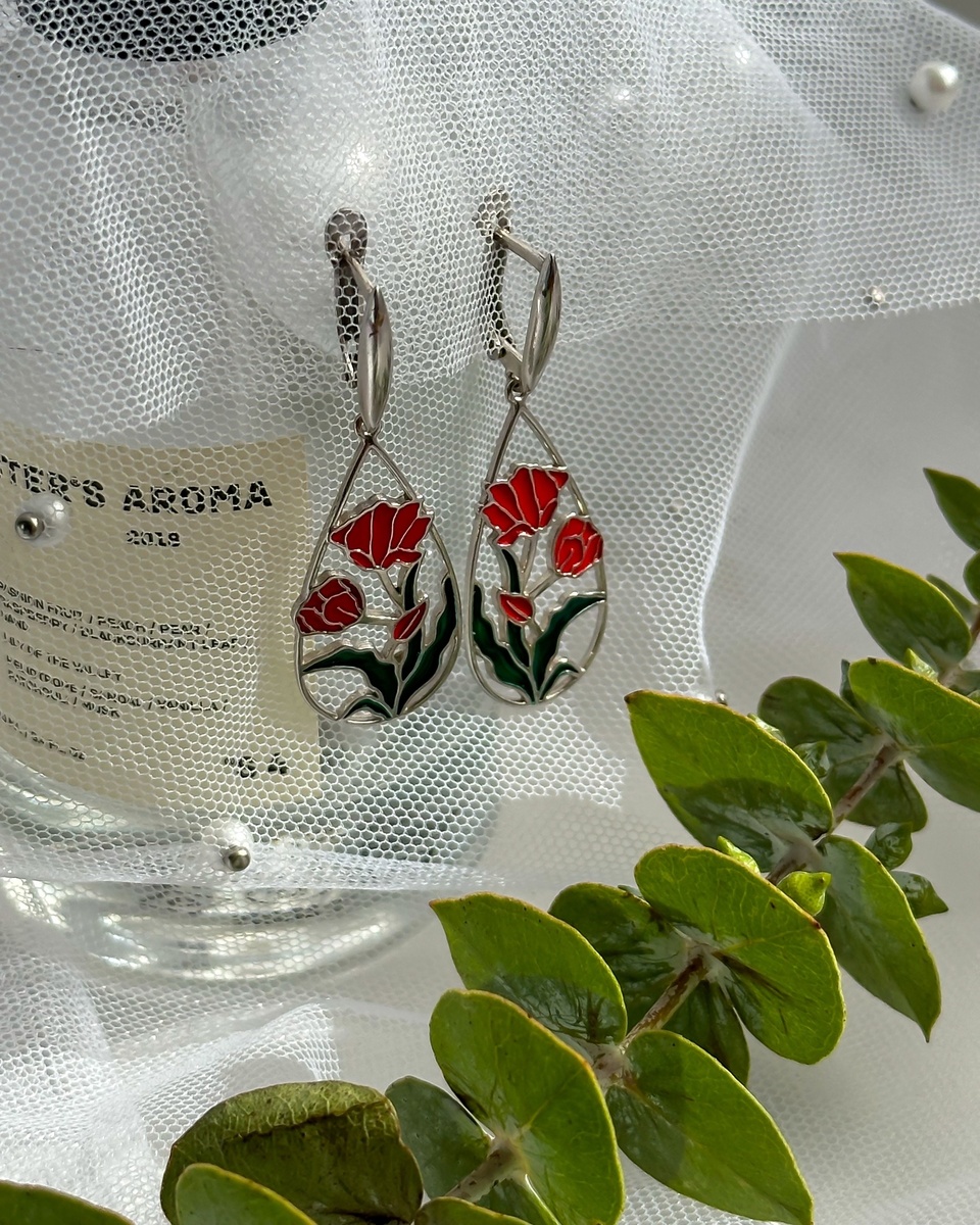 Длинные серьги из серебра с эмалью, заказать на сайте: https://серебрянаяптица.рф/katalog/sergi/sergi-33015940d8_33015940d8/