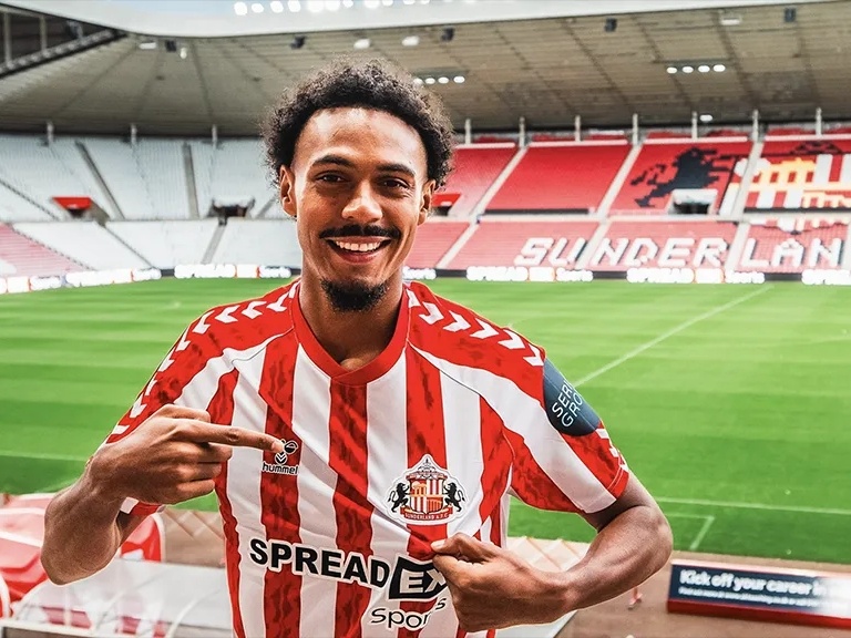 Изидор перешёл в Сандерленд