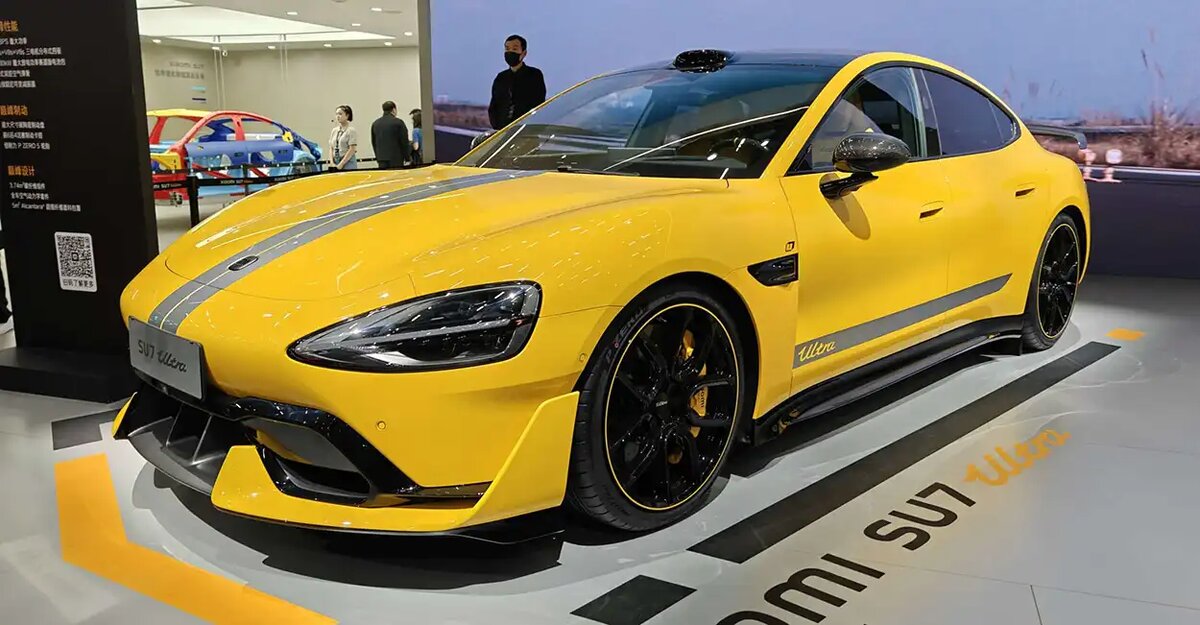 Xiaomi SU7 Ultra вид спереди