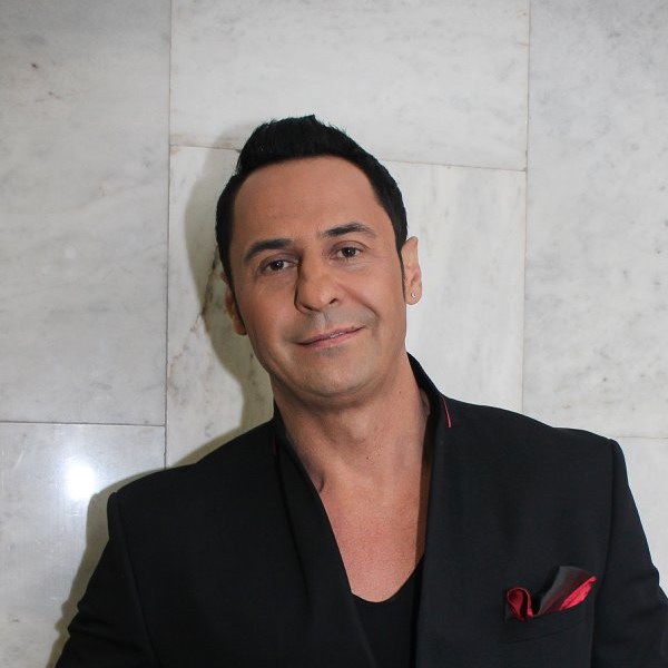     Николай Басков, Стас Костюшкин и Надежда Кадышева споют «Золотые хиты» в народном караоке