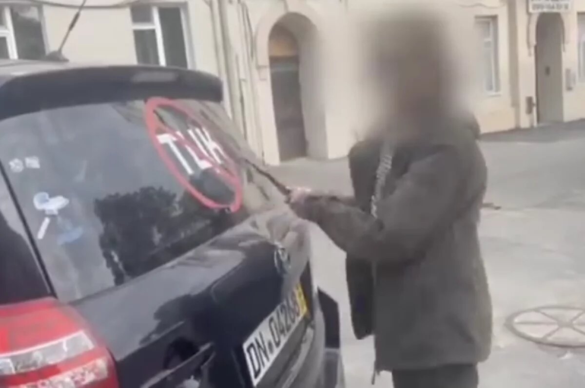    В Харькове теща экс-главы местного ТЦК купила два авто за 8,1 млн рублей