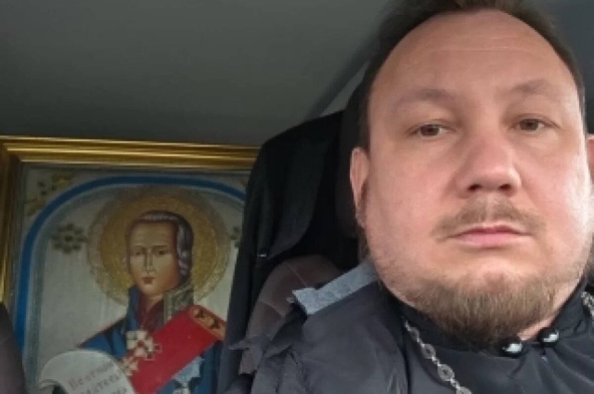    В Волгограде после атаки БПЛА священник проехал с иконой по улицам города