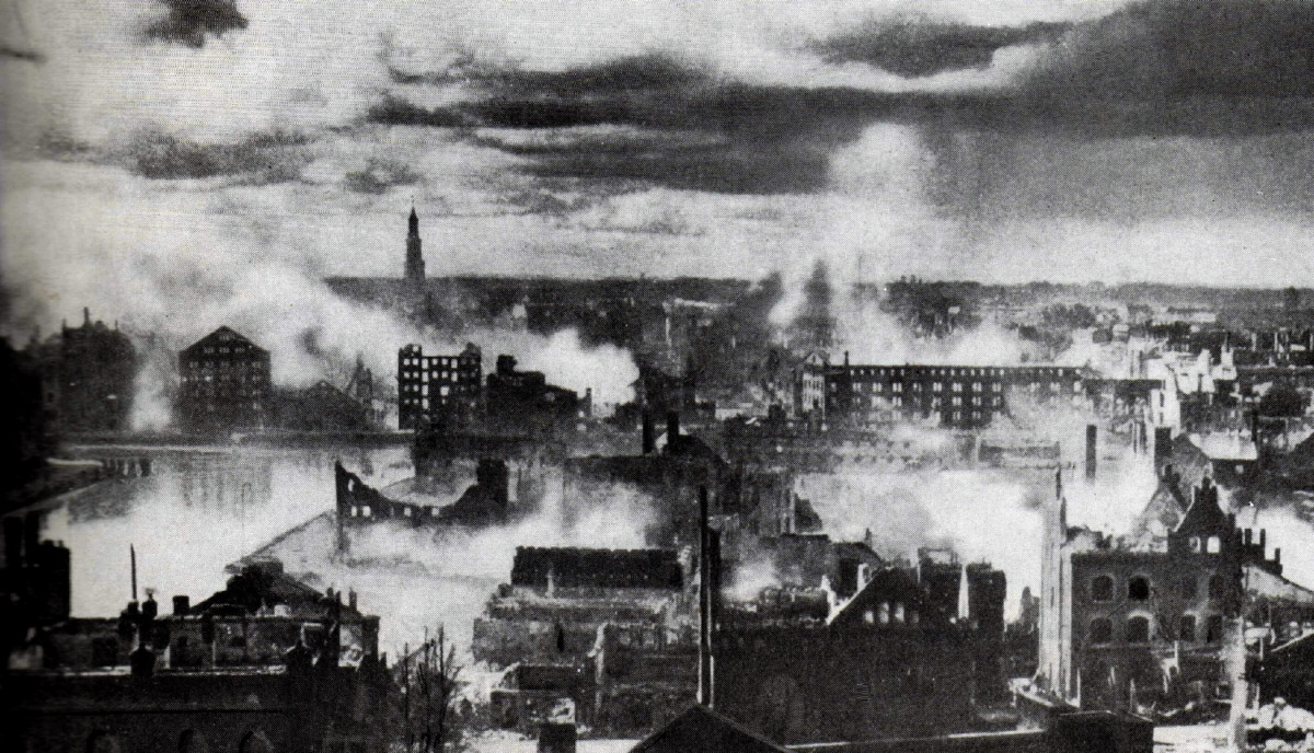 Бомбёждка Кёнигсберга войсками "союзников" 1944 год.