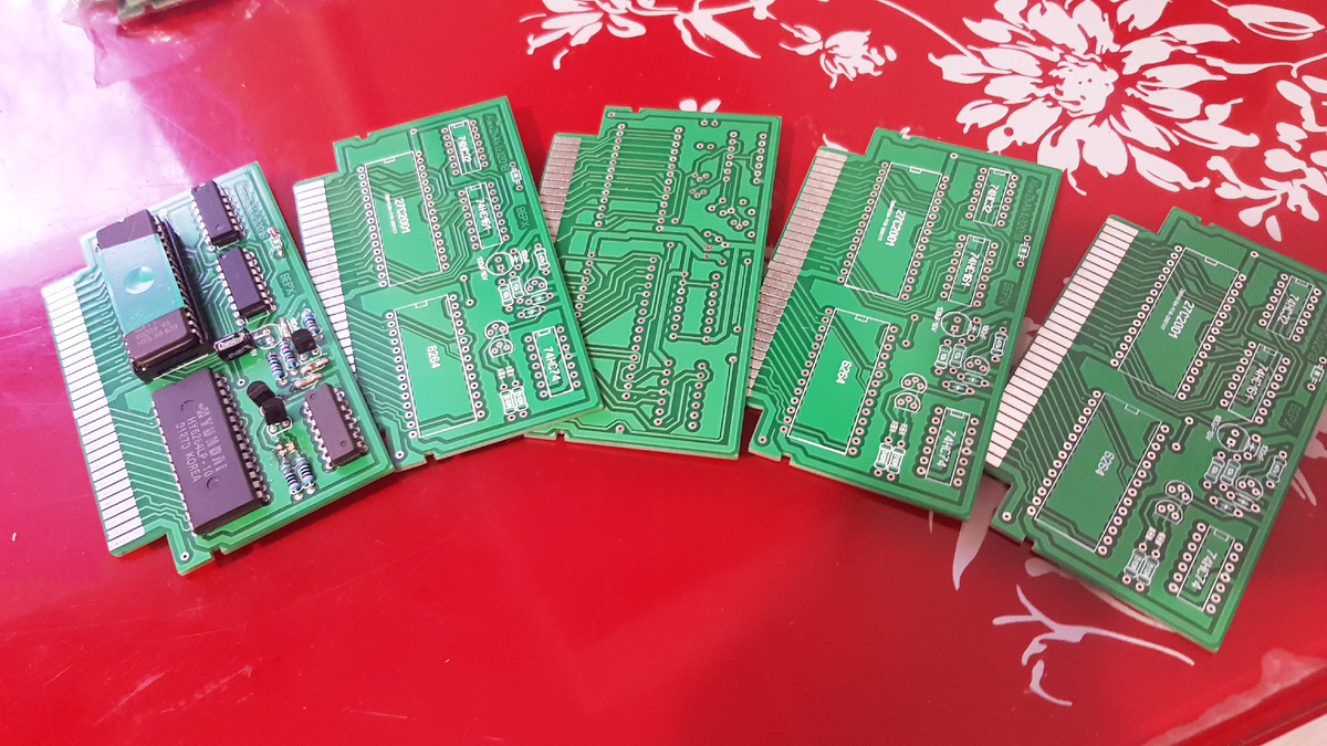 Готовая плата для картриджа Денди в сборе и заготовки без компонентов.